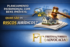 Imagem ilustrativa destinada a representar o planejamento patrimonial com bens imóveis, destacando os riscos jurídicos envolvidos e a importância da segurança jurídica na estruturação de holdings e proteção do patrimônio.